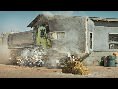 Volvo Trucks - Spójrz kto kieruje ciężarówką. 4 letnia Sophie 